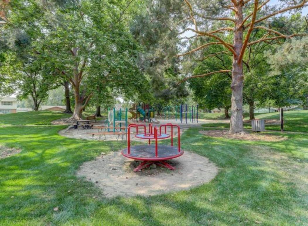 Global Art Haven: Lakewood Retreat Boise Exterior photo